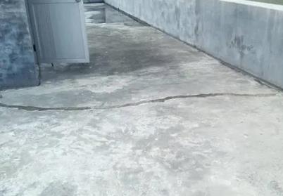 乡宁楼顶漏水维修公司分享下如何解决卫生间隐蔽部位漏水的问题?